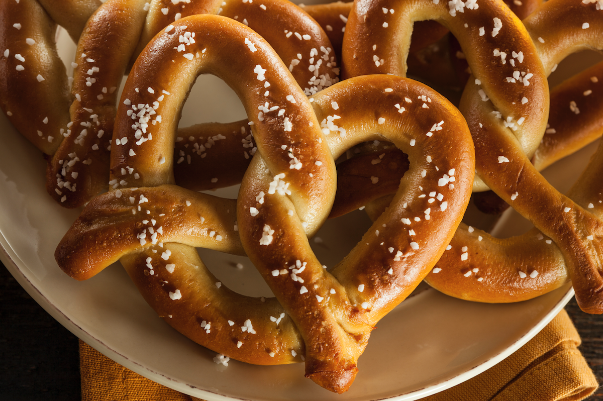 heads-up-these-auntie-anne-s-soft-pretzels-are-vegan-chooseveg